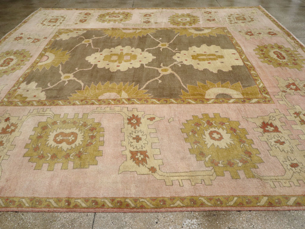 Antique Turkish Oushak Square Carpet, No.25094 - Galerie Shabab