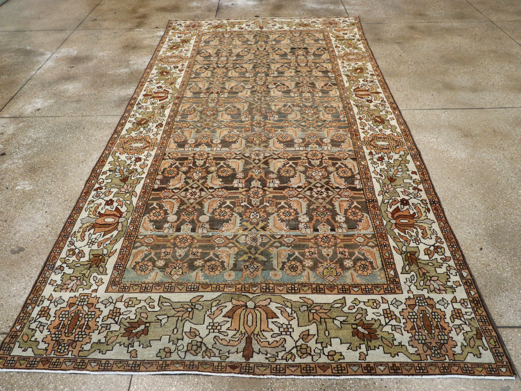 Vintage Persian Malayer Gallery Carpet, No.25115 - Galerie Shabab