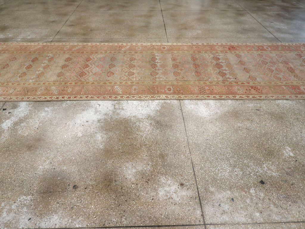 Antique Persian Malayer Wide Gallery Runner, No.25118 - Galerie Shabab