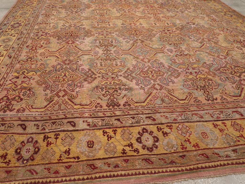 Antique Persian Oushak Carpet, No.25134 - Galerie Shabab