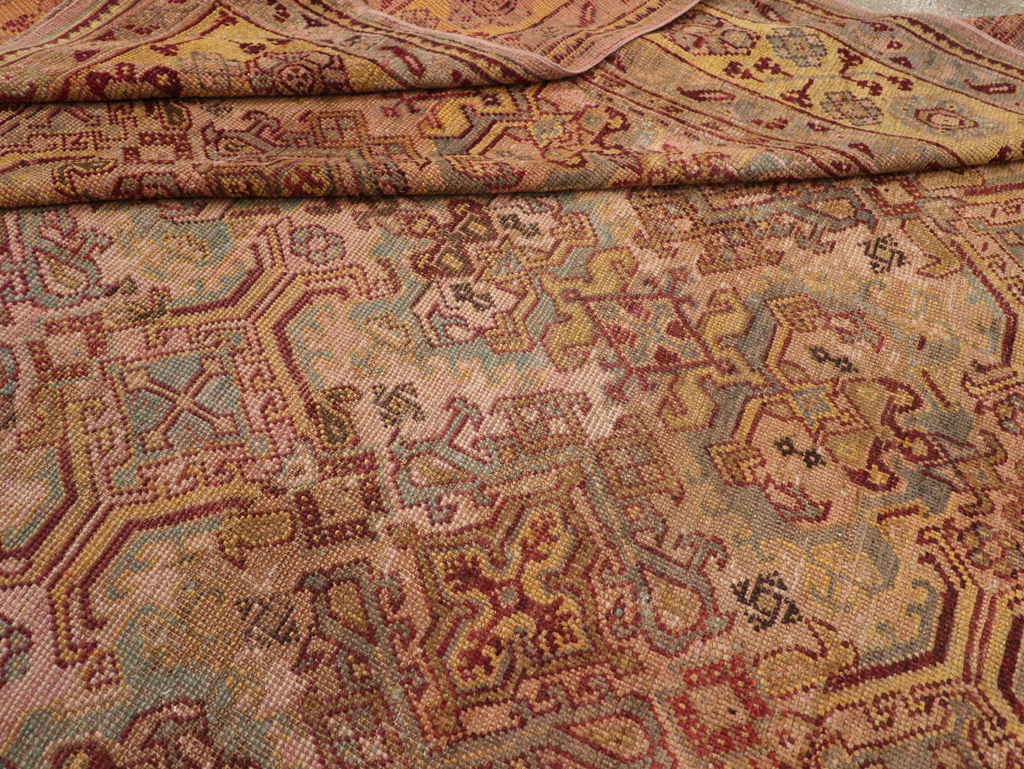 Antique Persian Oushak Carpet, No.25134 - Galerie Shabab