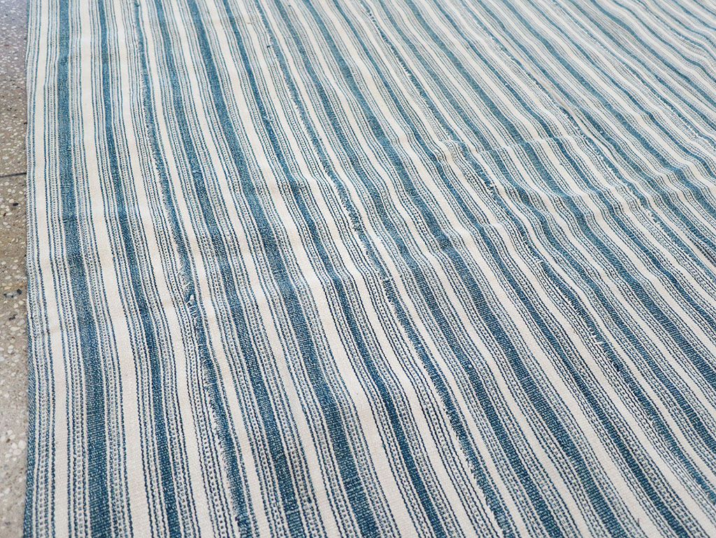 Vintage Persian Flatweave Kilim Square Accent Rug, No.25190 - Galerie Shabab