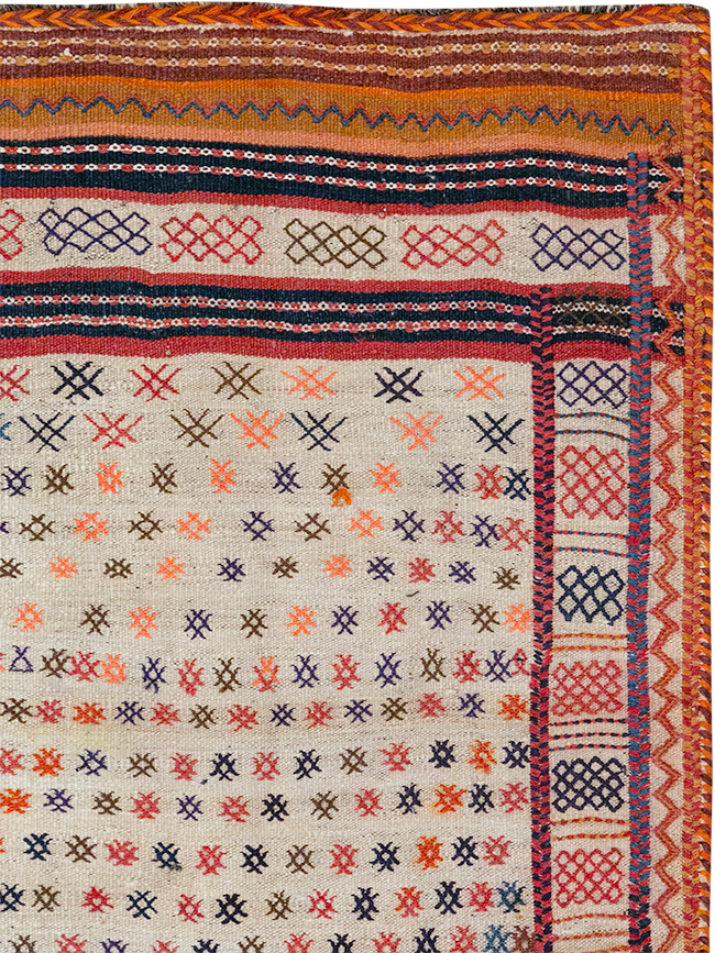 Vintage Persian Flatweave Kilim Throw Rug, No.25199 - Galerie Shabab