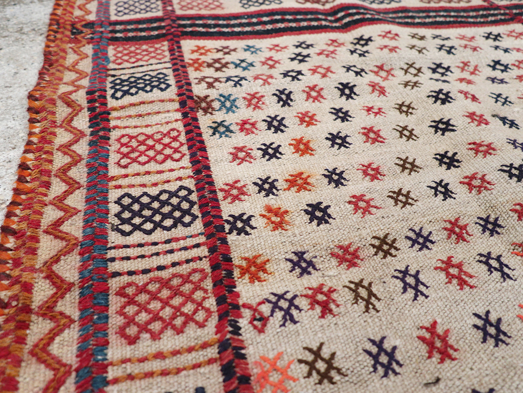Vintage Persian Flatweave Kilim Throw Rug, No.25199 - Galerie Shabab