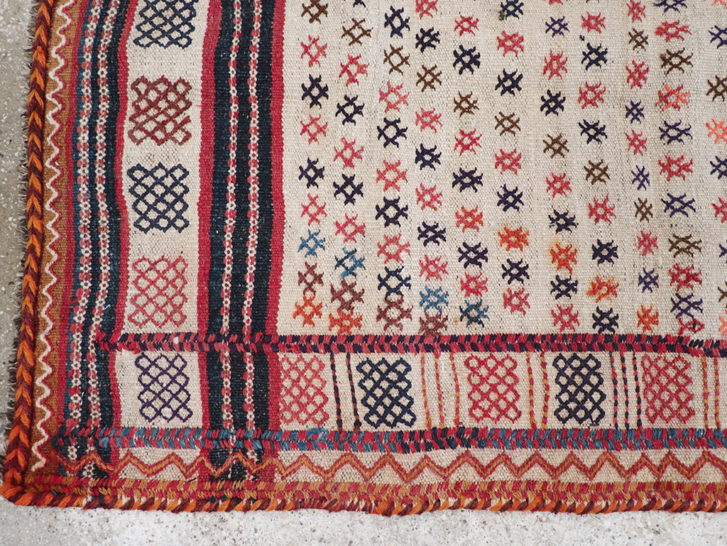 Vintage Persian Flatweave Kilim Throw Rug, No.25199 - Galerie Shabab