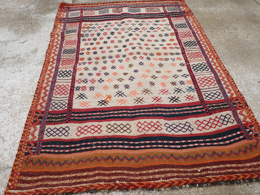 Vintage Persian Flatweave Kilim Throw Rug, No.25199 - Galerie Shabab
