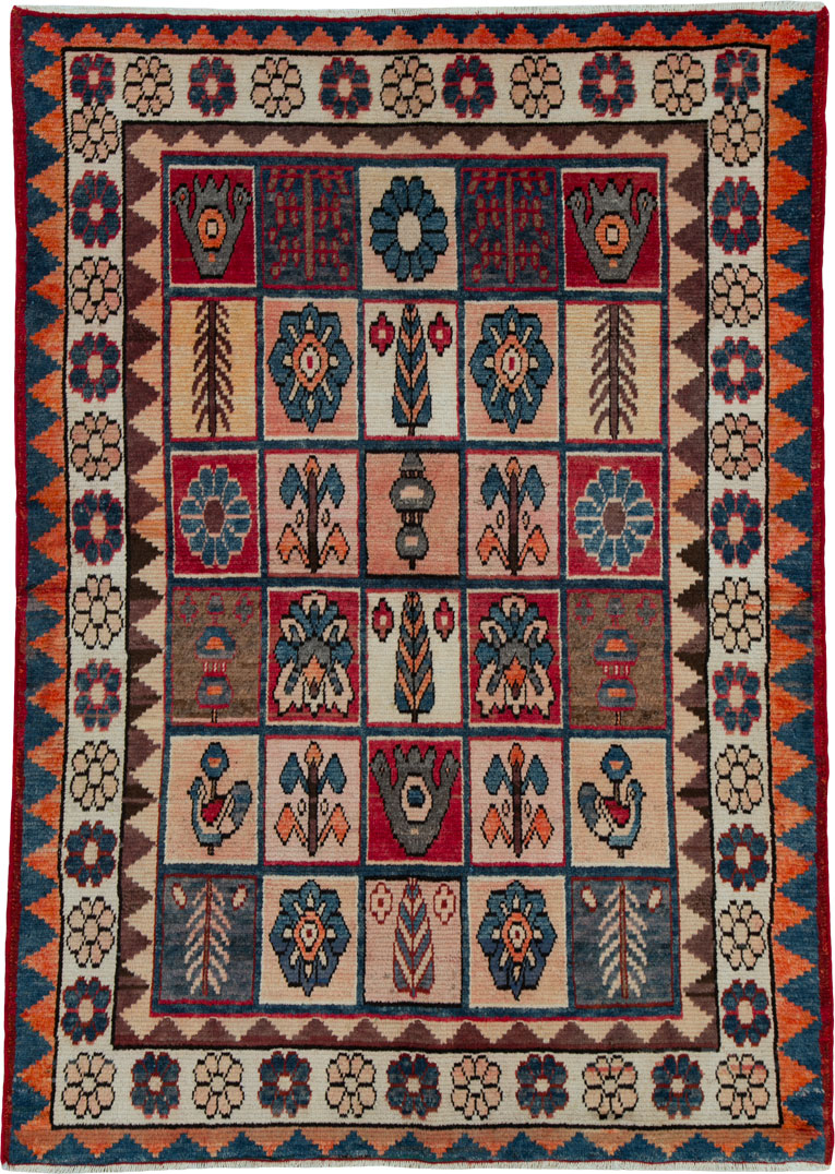Vintage Bakhtiari Rug, No.25202 - Galerie Shabab