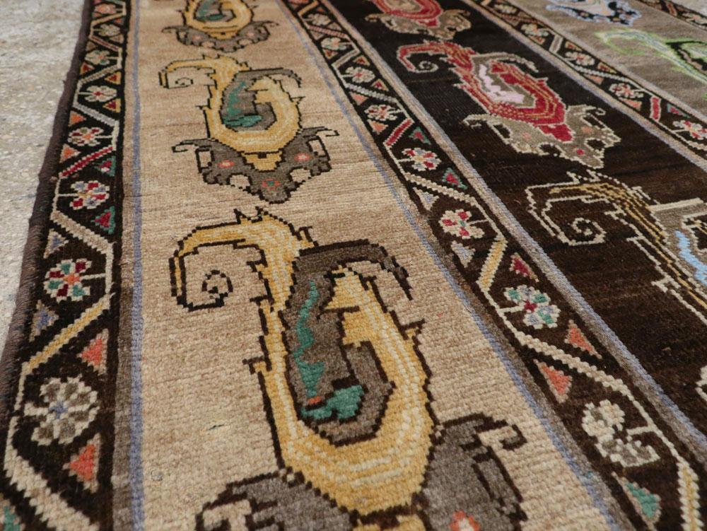 Vintage Persian Shiraz Rug, No.25208 - Galerie Shabab