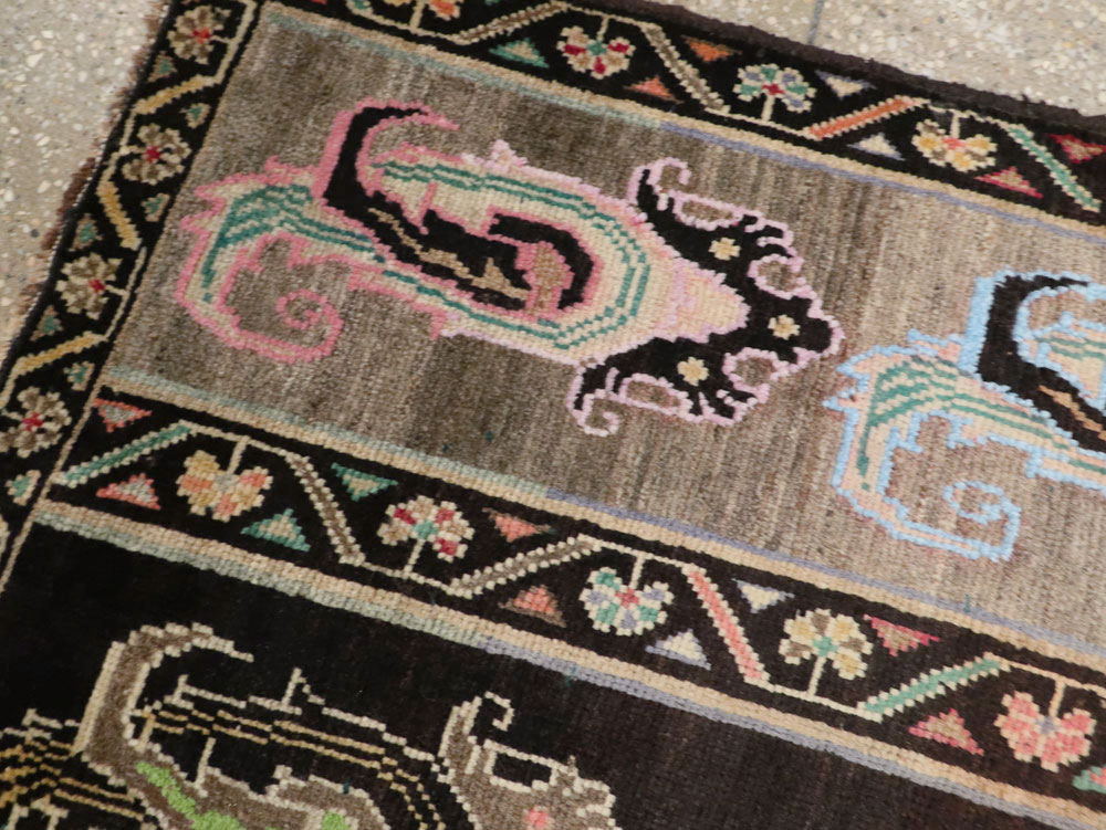 Vintage Persian Shiraz Rug, No.25208 - Galerie Shabab
