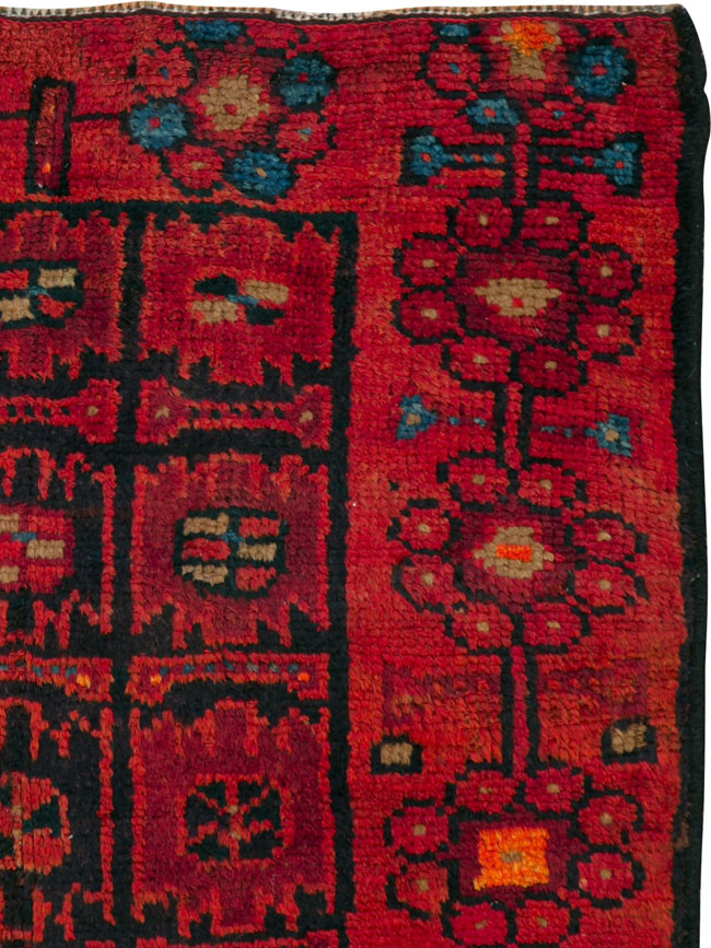 Vintage Persian Kurdish Rug, No.25212 - Galerie Shabab