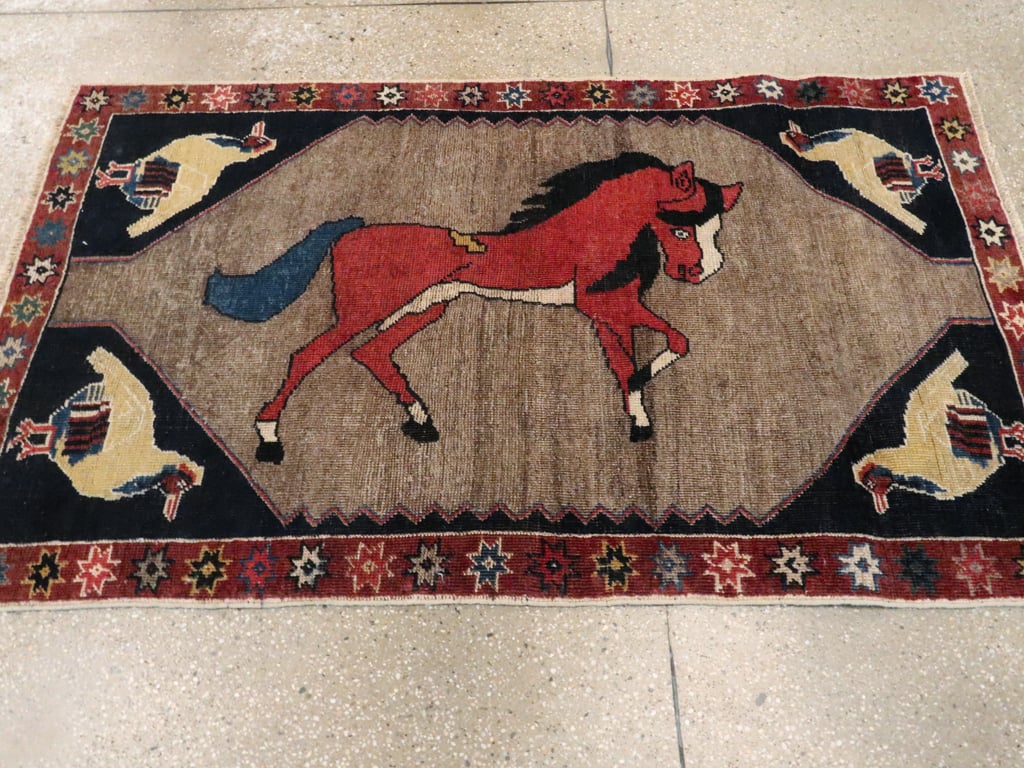 Vintage Persian Shiraz Pictorial Rug, No.25214 - Galerie Shabab