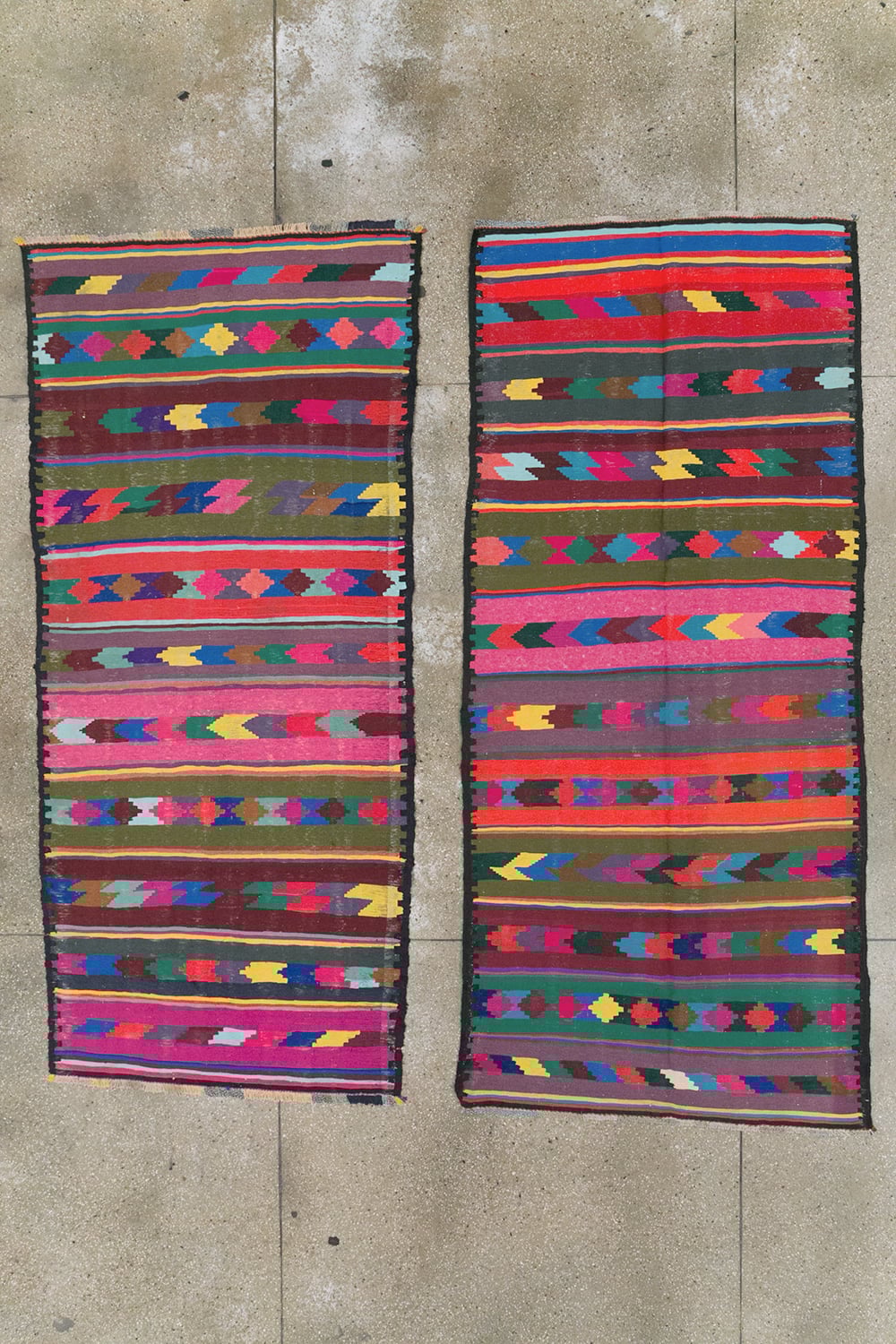 Vintage Persian Flatweave Kilim Rug (Pair: 1 of 2), No.25217 - Galerie Shabab