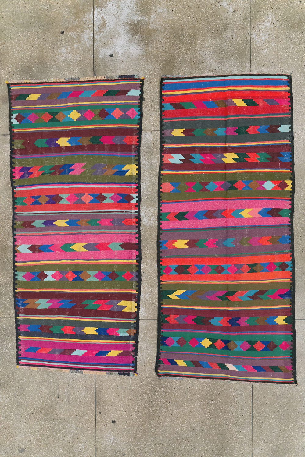 Vintage Persian Flatweave Kilim Rug (Pair: 1 of 2), No.25217 - Galerie Shabab