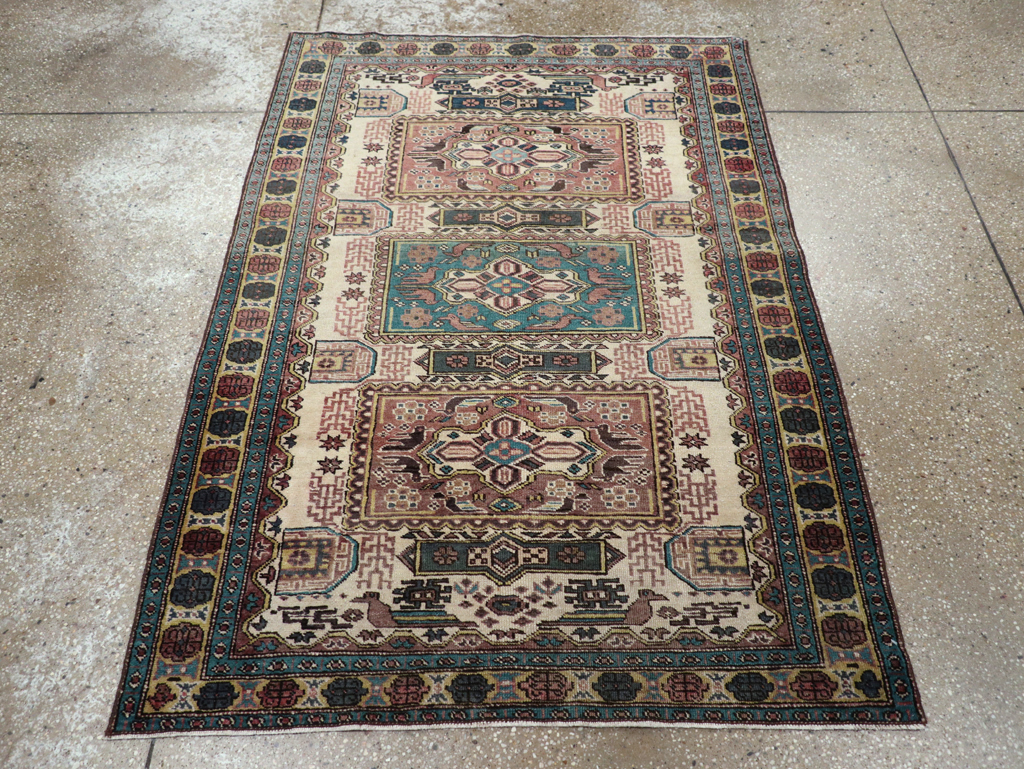 Vintage Persian Veece Throw Rug, No.25222 - Galerie Shabab
