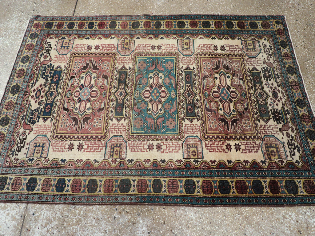 Vintage Persian Veece Throw Rug, No.25222 - Galerie Shabab