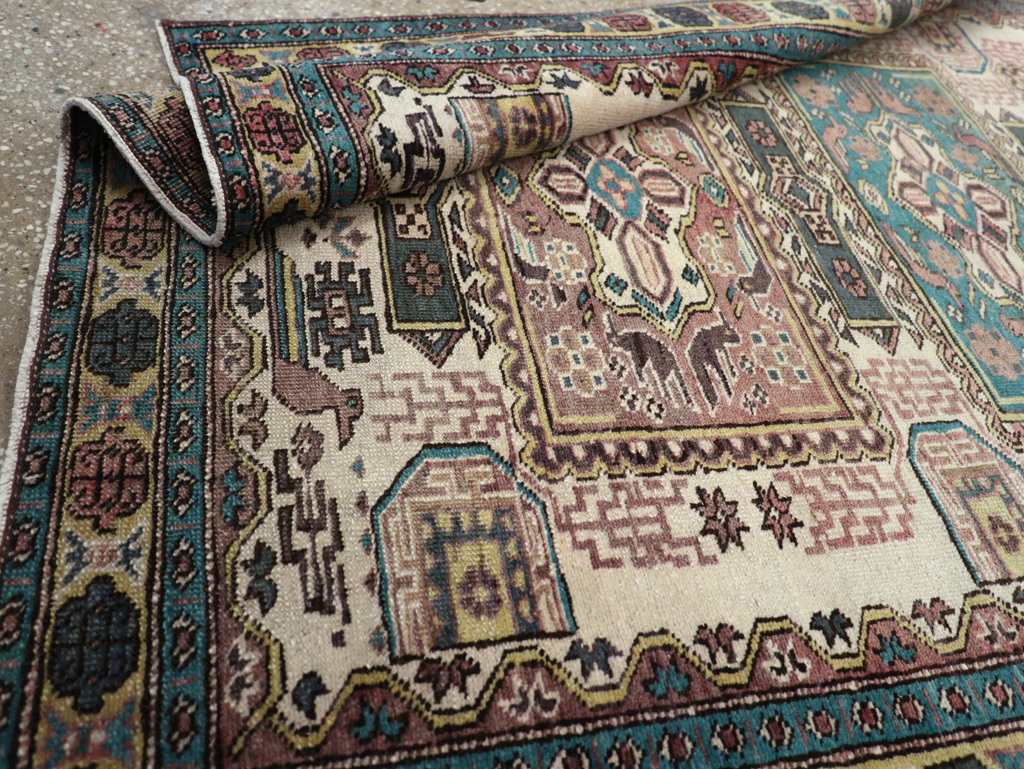 Vintage Persian Veece Throw Rug, No.25222 - Galerie Shabab