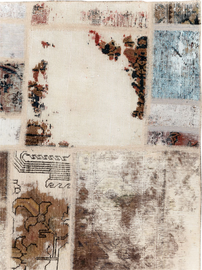 Distressed Vintage Persian Patchwork Accent Rug, No.25237 - Galerie Shabab