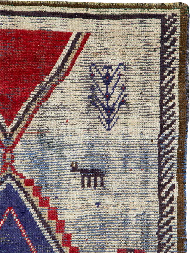 Antique Persian Gabbeh Rug, No.25240 - Galerie Shabab