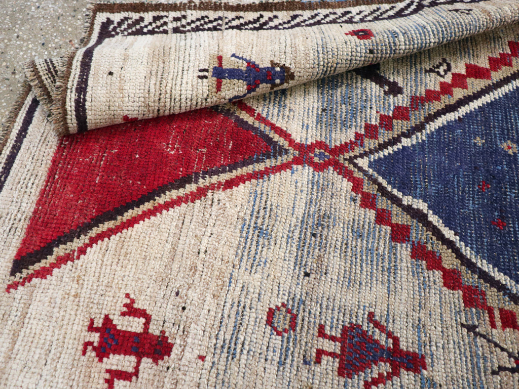 Antique Persian Gabbeh Rug, No.25240 - Galerie Shabab
