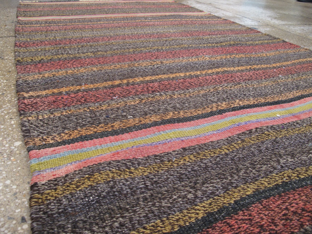 Vintage Persian Kilim, No.25246 - Galerie Shabab