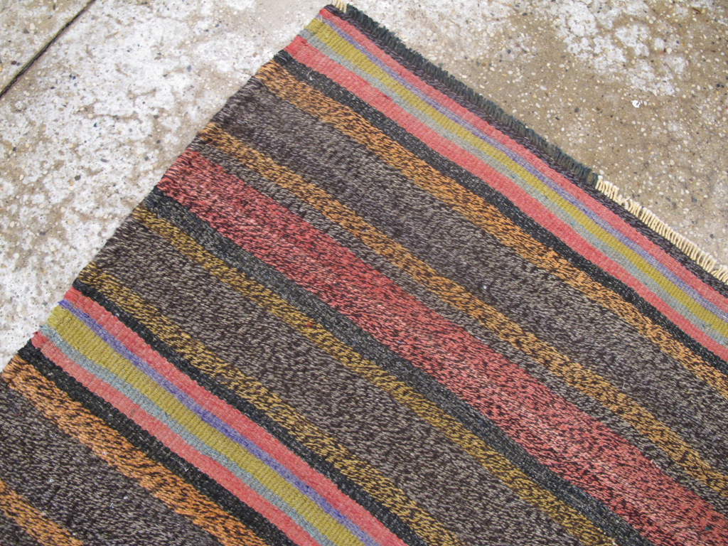 Vintage Persian Kilim, No.25246 - Galerie Shabab
