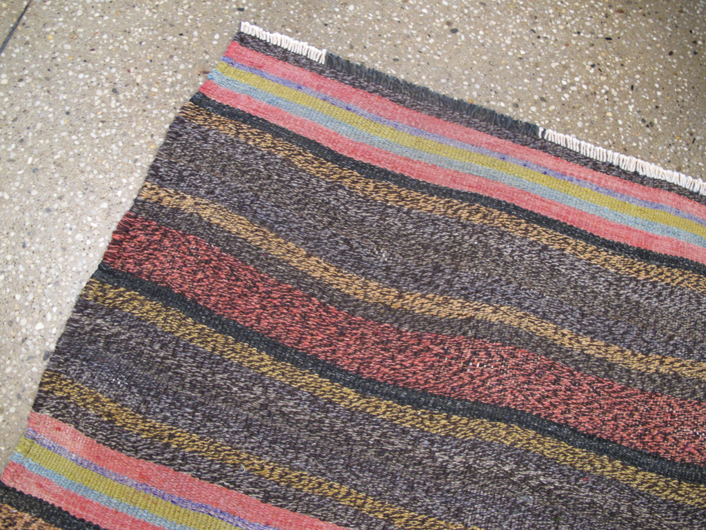 Vintage Persian Kilim, No.25246 - Galerie Shabab