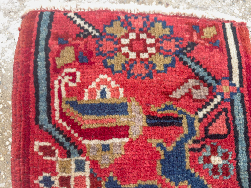 Vintage Persian Heriz Square Throw Rug, No.25250 - Galerie Shabab