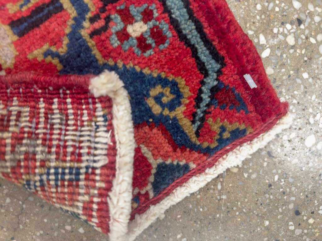 Vintage Persian Heriz Square Throw Rug, No.25250 - Galerie Shabab