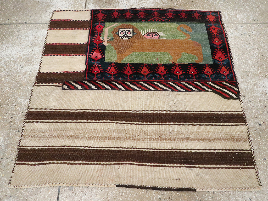 Vintage Persian Bakhtiari Pictorial Rug, No.25259 - Galerie Shabab