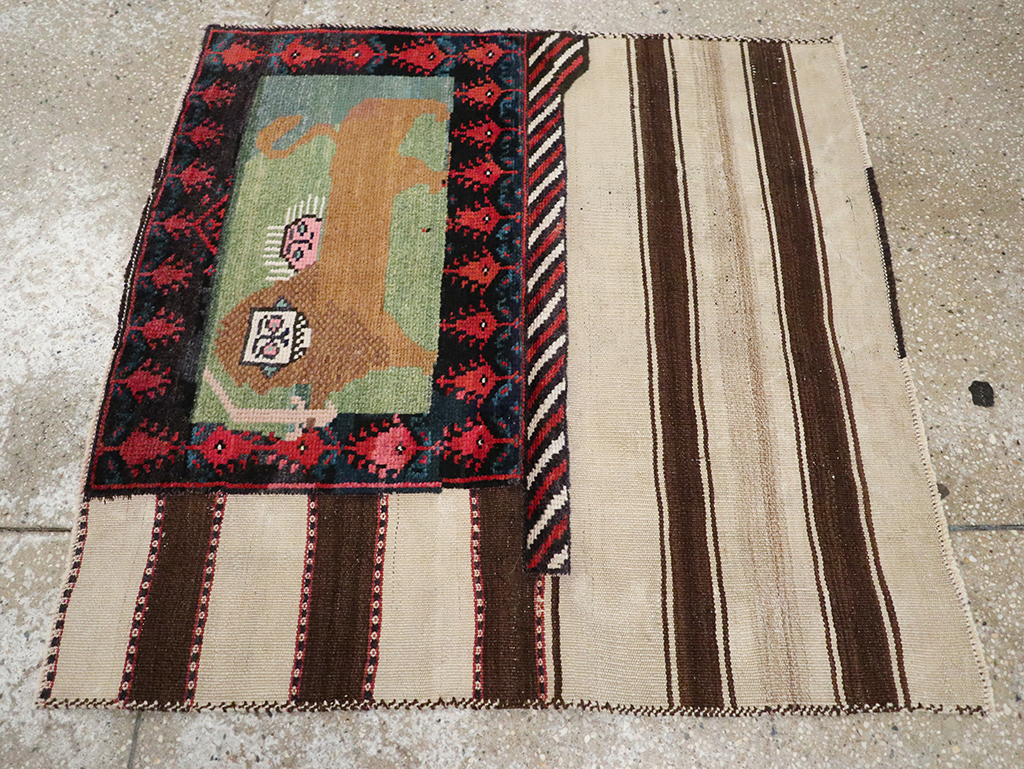 Vintage Persian Bakhtiari Pictorial Rug, No.25259 - Galerie Shabab