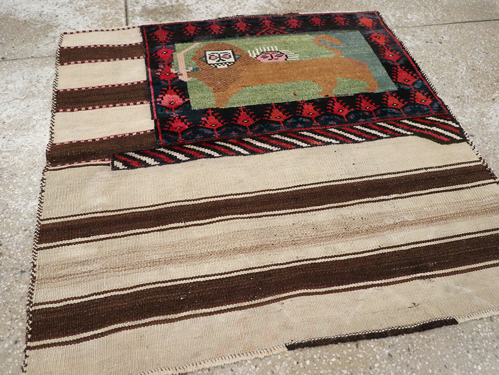 Vintage Persian Bakhtiari Pictorial Rug, No.25259 - Galerie Shabab