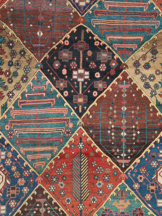 Antique Persian Bakhtiari Carpet, No.25265 - Galerie Shabab