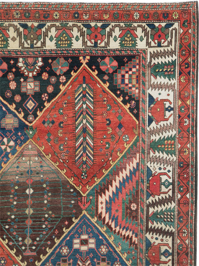 Antique Persian Bakhtiari Carpet, No.25265 - Galerie Shabab