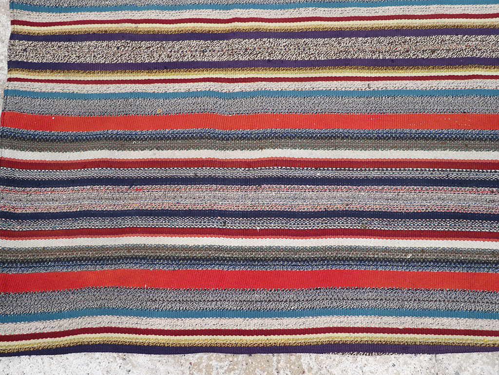 Vintage Persian Flatweave Kilim Accent Rug, No.25268 - Galerie Shabab