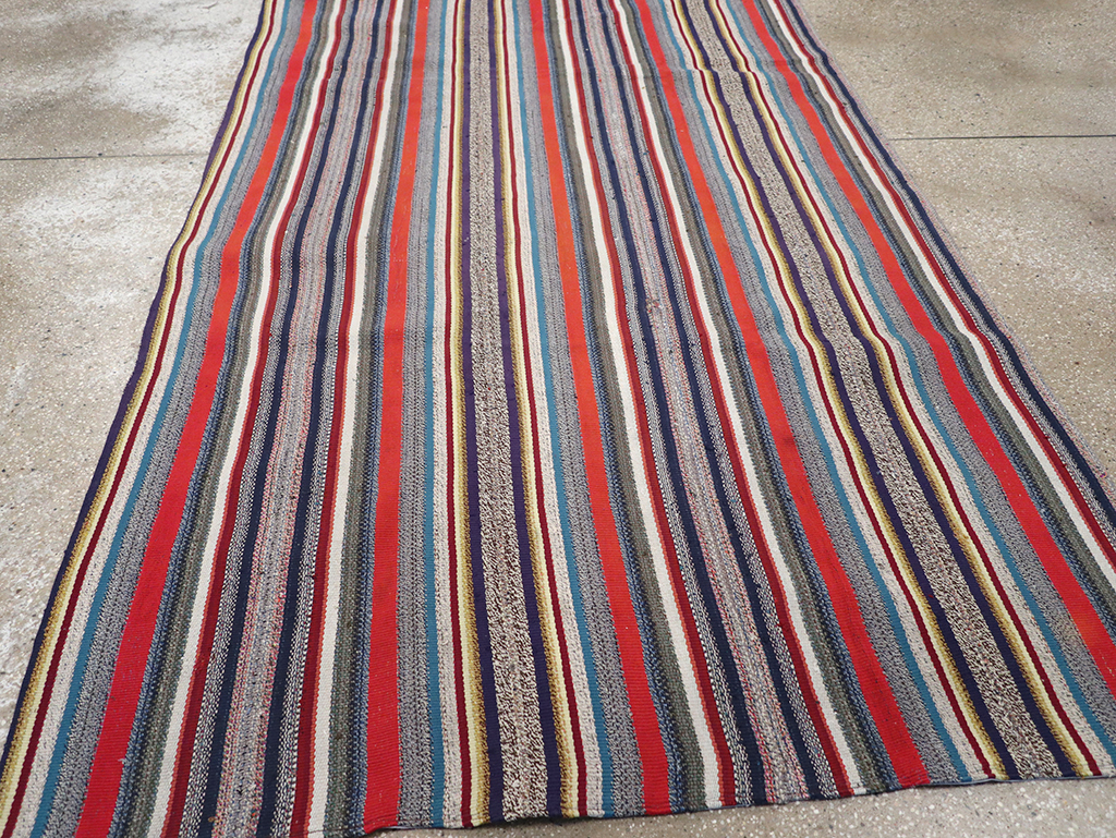 Vintage Persian Flatweave Kilim Accent Rug, No.25268 - Galerie Shabab