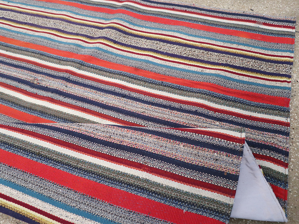 Vintage Persian Flatweave Kilim Accent Rug, No.25268 - Galerie Shabab