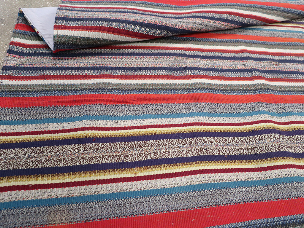 Vintage Persian Flatweave Kilim Accent Rug, No.25268 - Galerie Shabab