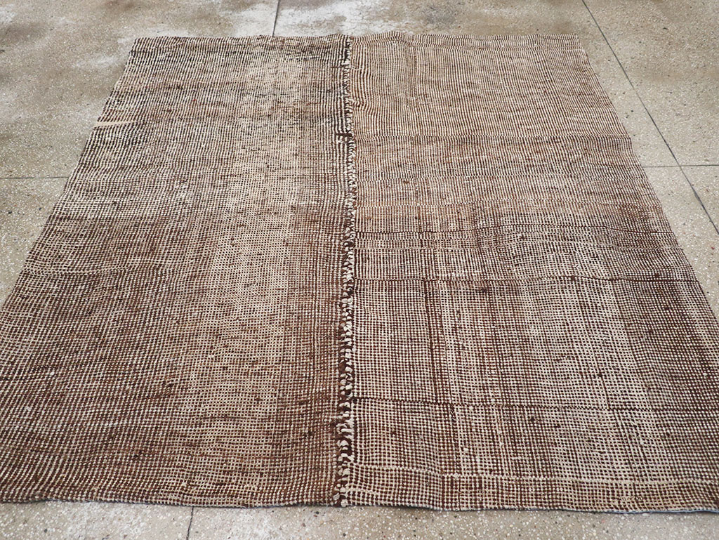 Vintage Persian Flatweave Kilim Square Accent Rug, No.25269 - Galerie Shabab