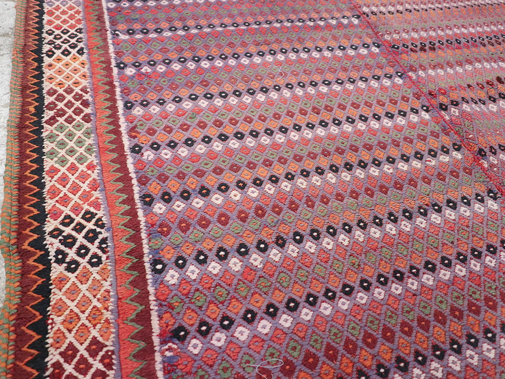 Vintage Persian Flatweave Kilim Accent Rug, No.25273 - Galerie Shabab