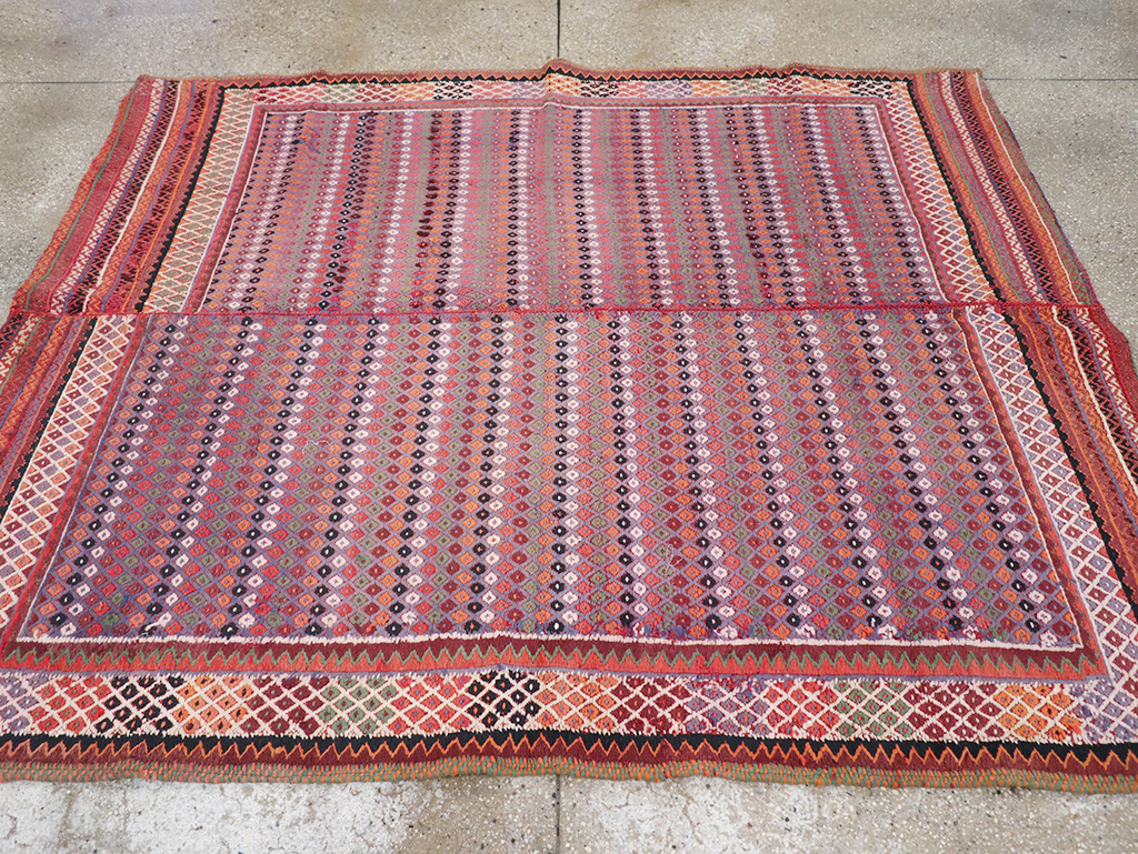 Vintage Persian Flatweave Kilim Accent Rug, No.25273 - Galerie Shabab