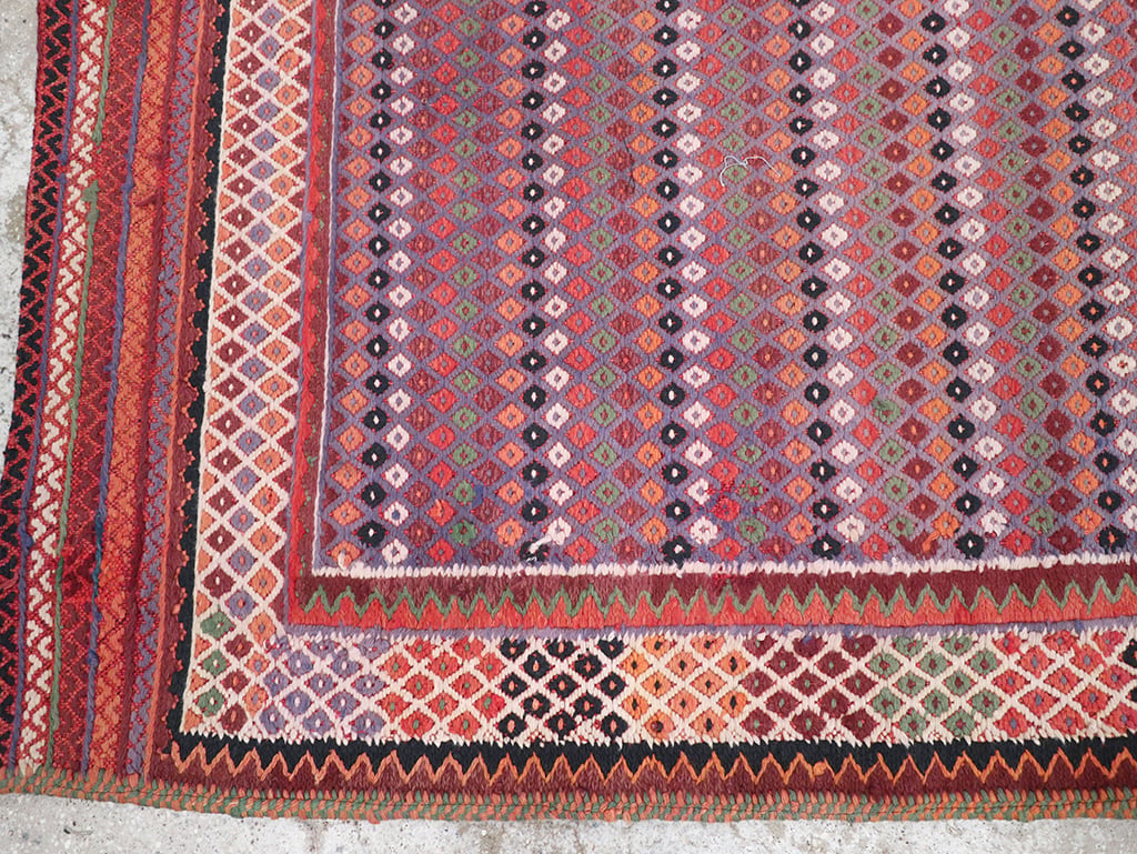 Vintage Persian Flatweave Kilim Accent Rug, No.25273 - Galerie Shabab