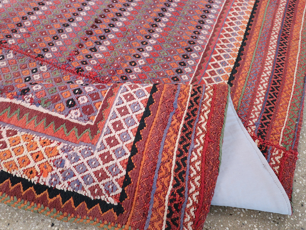 Vintage Persian Flatweave Kilim Accent Rug, No.25273 - Galerie Shabab