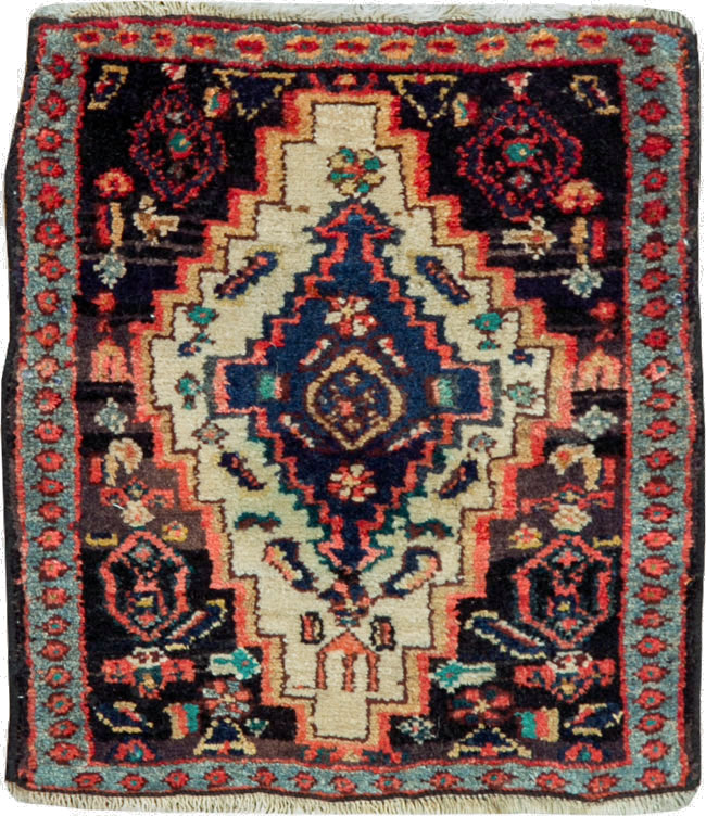 Vintage Persian Senneh Square Throw Rug, No.25276 - Galerie Shabab