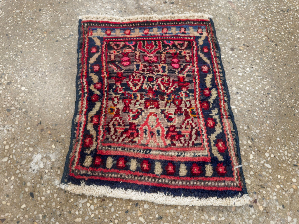 Vintage Persian Senneh Throw Rug, No.25277 - Galerie Shabab