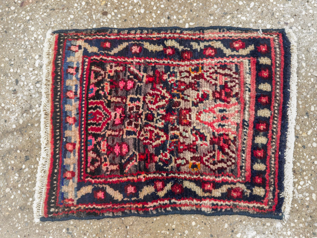 Vintage Persian Senneh Throw Rug, No.25277 - Galerie Shabab