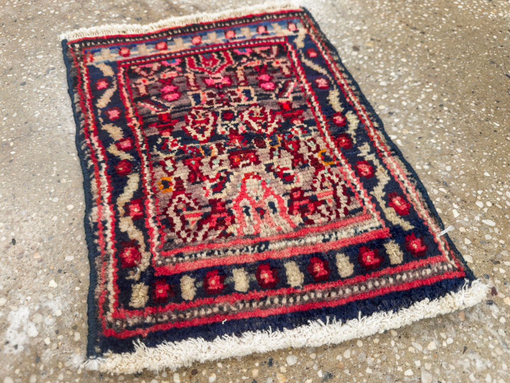 Vintage Persian Senneh Throw Rug, No.25277 - Galerie Shabab