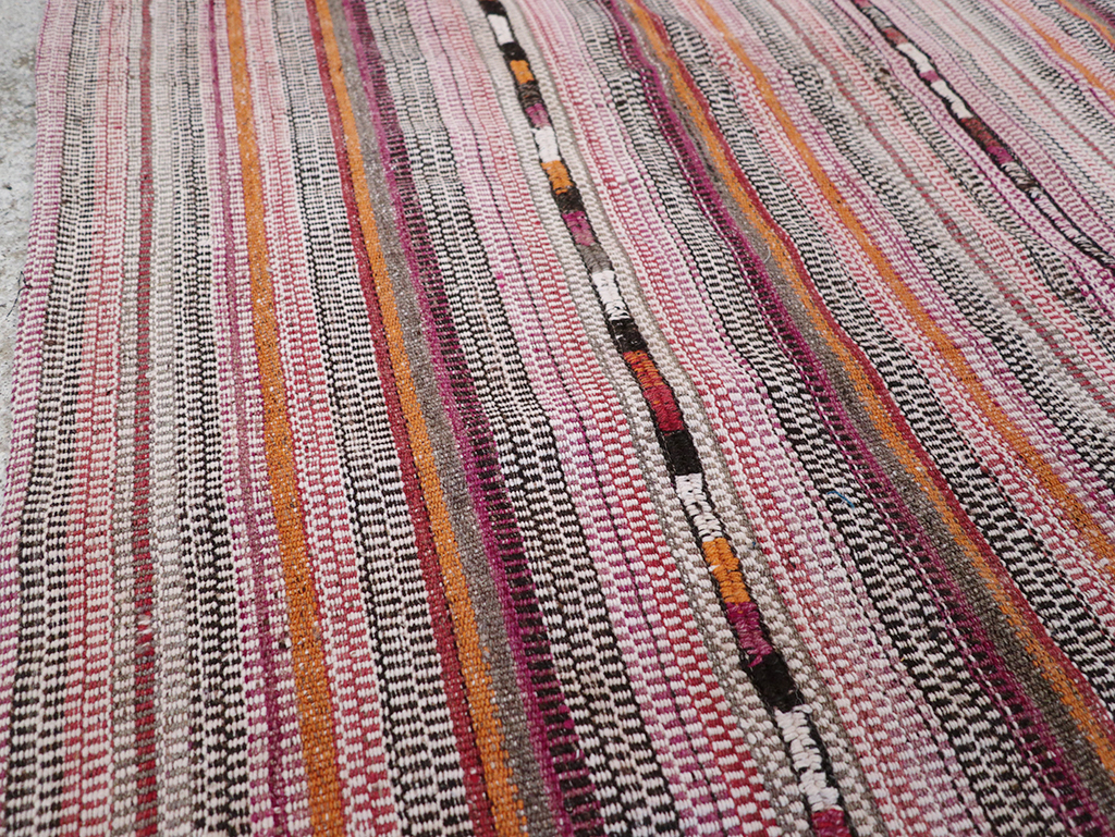 Vintage Persian Flatweave Kilim Accent Rug, No.25281 - Galerie Shabab