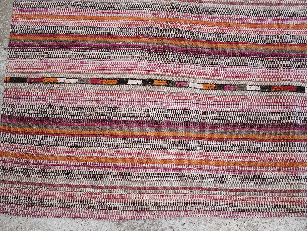 Vintage Persian Flatweave Kilim Accent Rug, No.25281 - Galerie Shabab