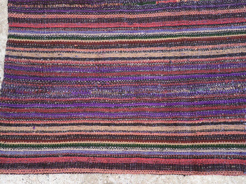 Vintage Persian Flatweave Kilim Accent Rug, No.25282 - Galerie Shabab