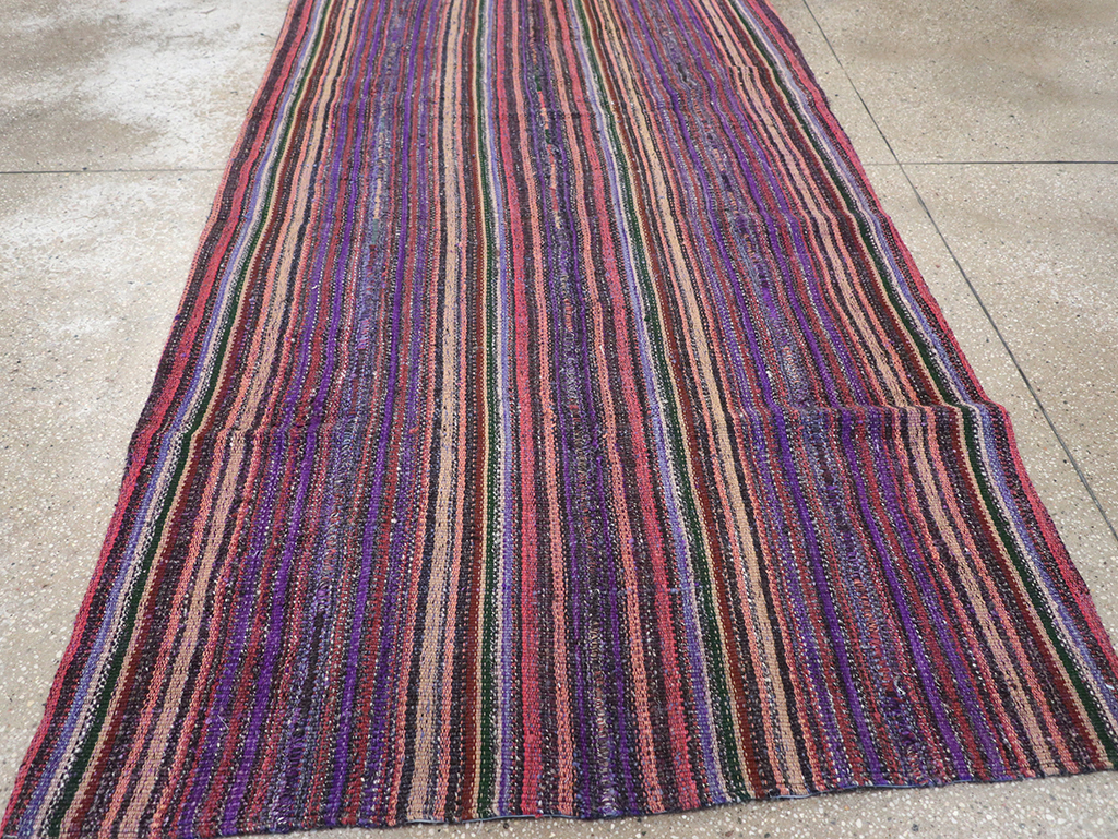 Vintage Persian Flatweave Kilim Accent Rug, No.25282 - Galerie Shabab